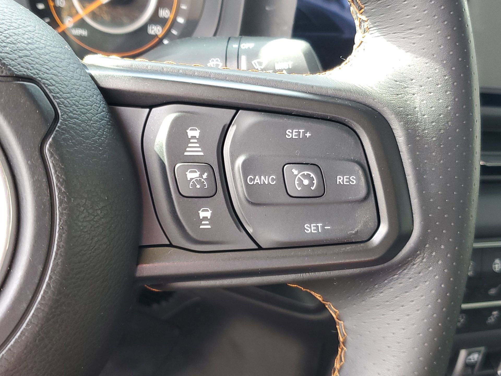 Used 2024 Jeep Gladiator Mojave w/ Safety Group image 23