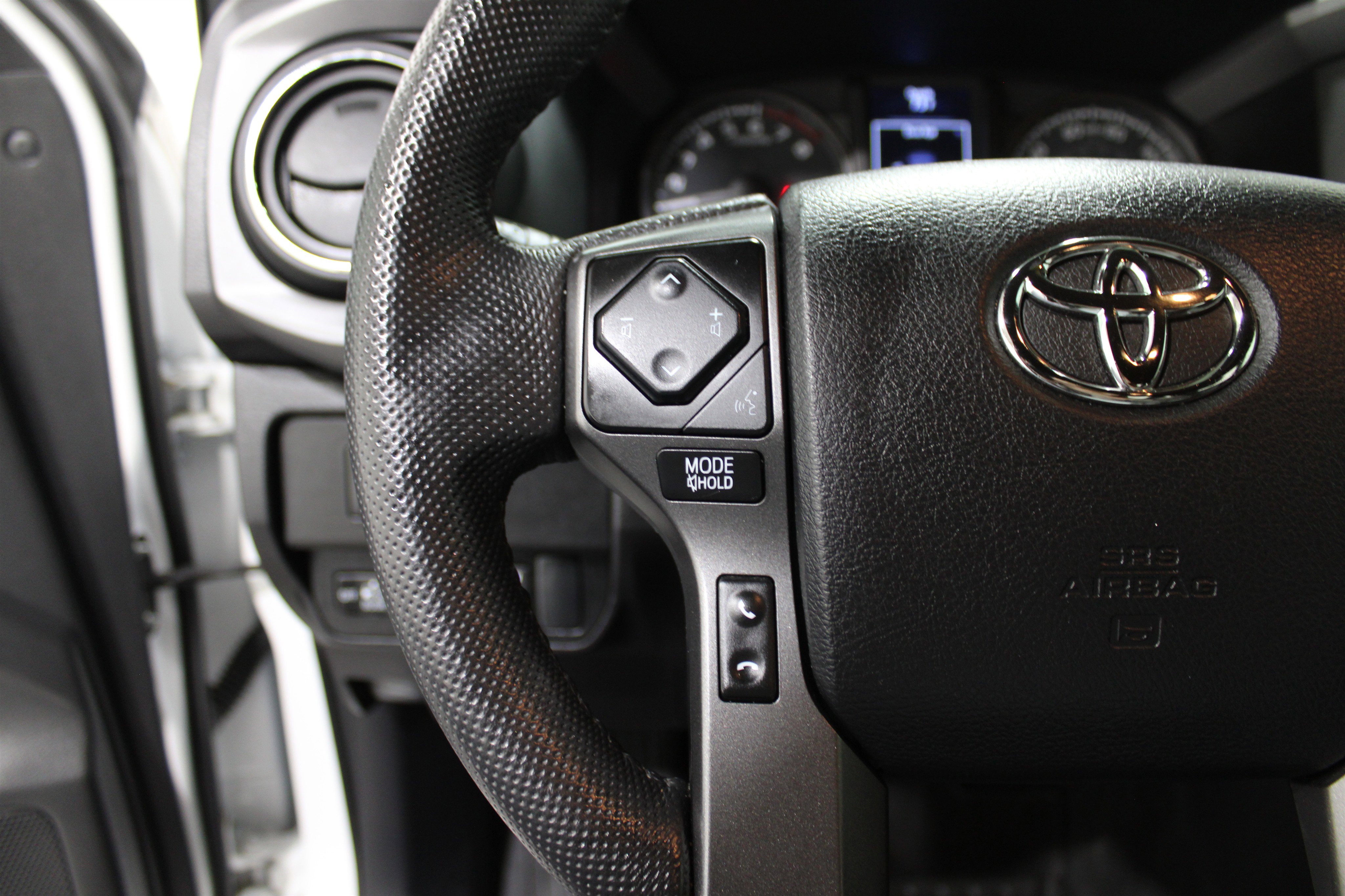 Used 2023 Toyota Tacoma TRD Off-Road w/ Technology Package image 9