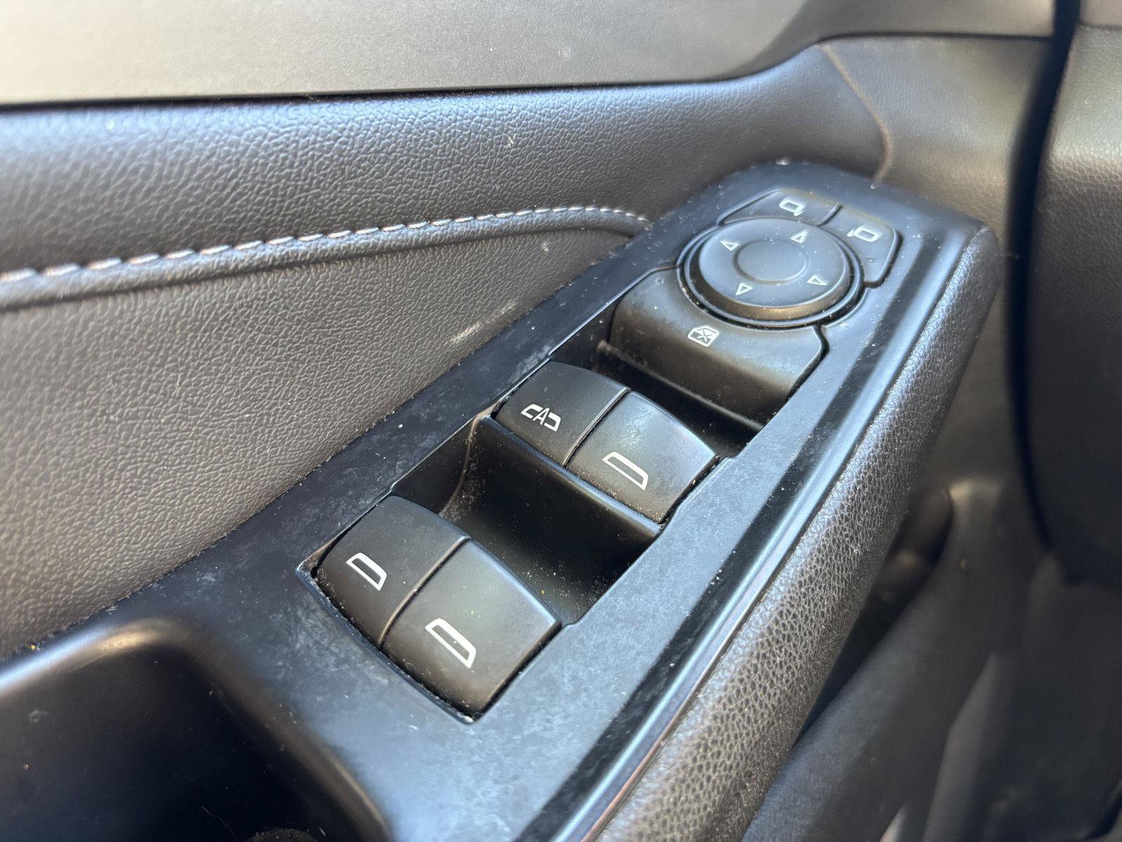Used 2023 Chevrolet Traverse LT FWD image 33