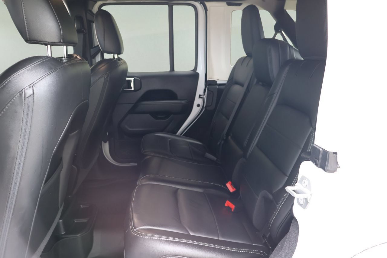 Used 2021 Jeep Wrangler Unlimited Sahara AWD/4WD image 12