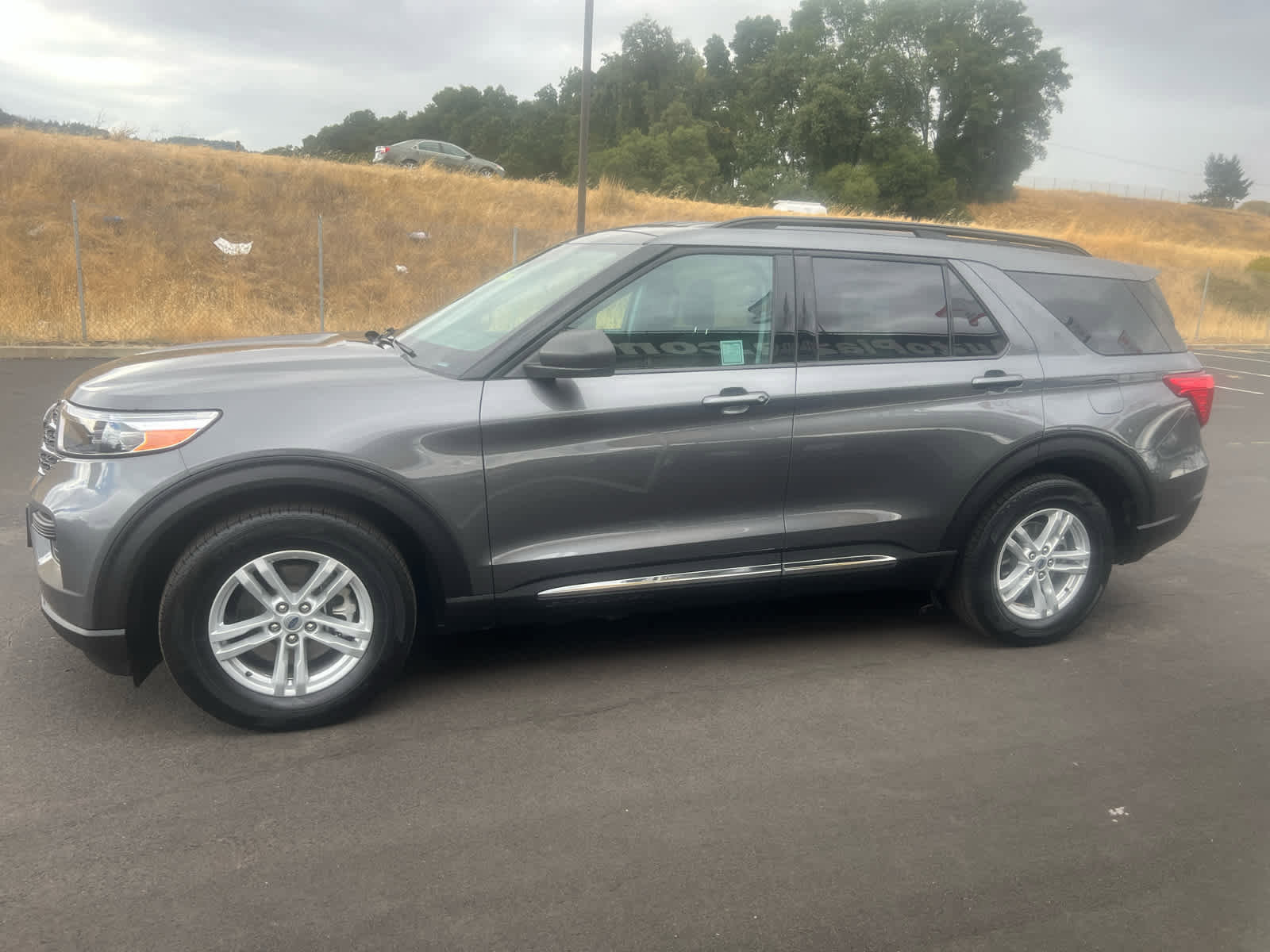 Used 2024 Ford Explorer XLT image 7