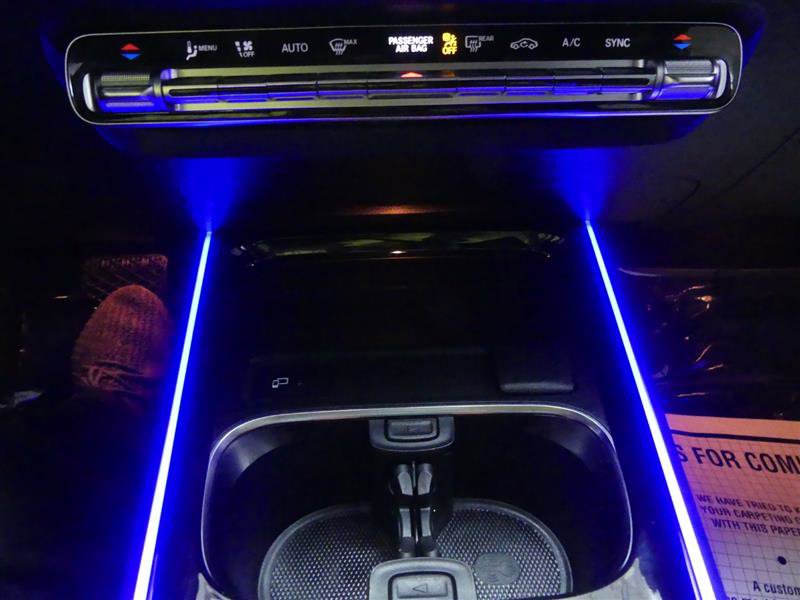 Used 2022 Mercedes-Benz GLB 250 GLB 250 w/ Premium Package Lite image 17