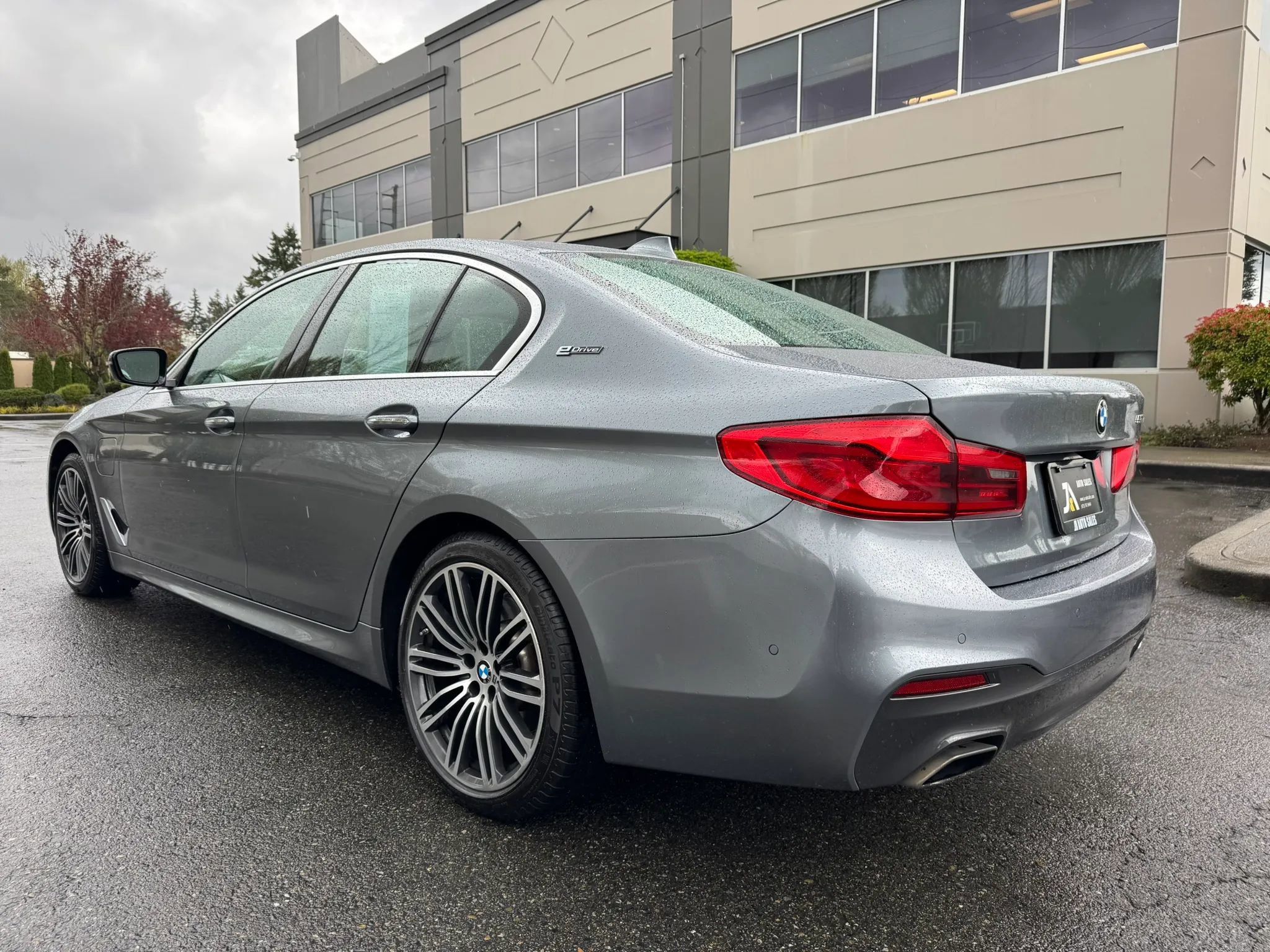 Used 2018 BMW 530e xDrive image 8