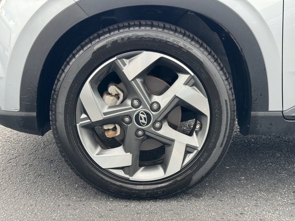 Used 2022 Hyundai Venue SEL w/ Cargo Package image 9