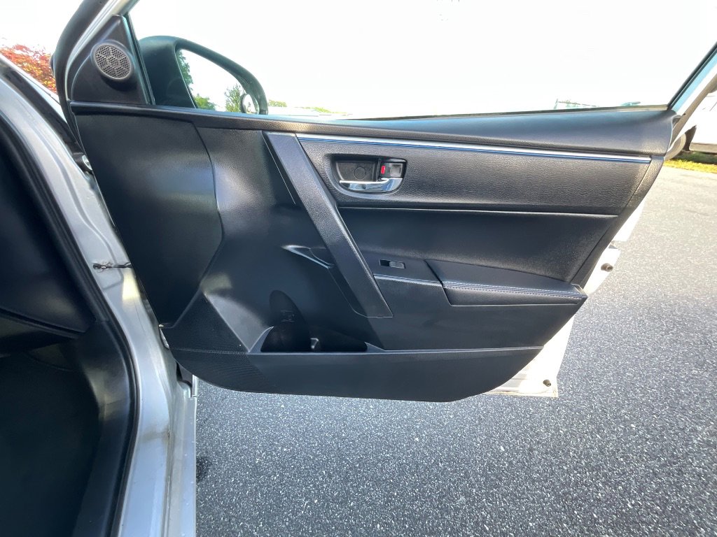 Used 2015 Toyota Corolla S FWD image 26