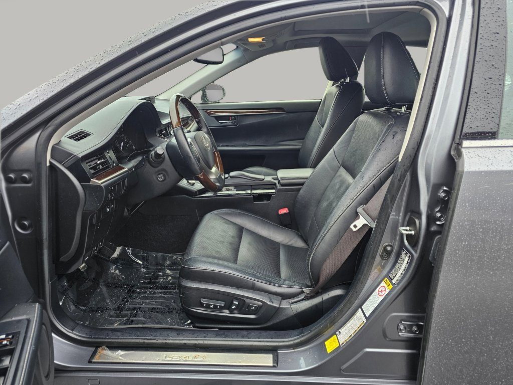 Used 2013 Lexus ES 350 w/ Luxury Pkg image 17