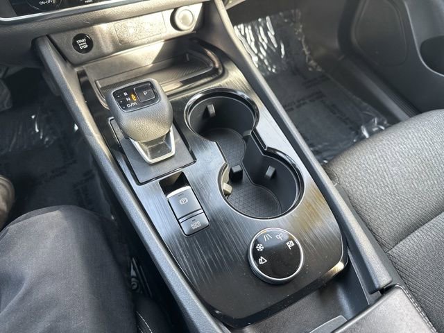 Used 2025 Nissan Rogue SV image 29