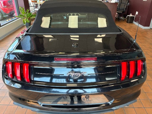 Used 2020 Ford Mustang Premium image 11