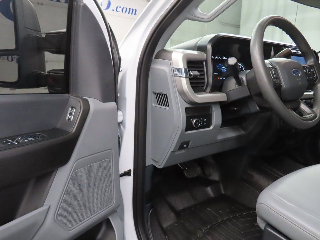 Used 2024 Ford F550 4x4 Crew Cab Super Duty image 49