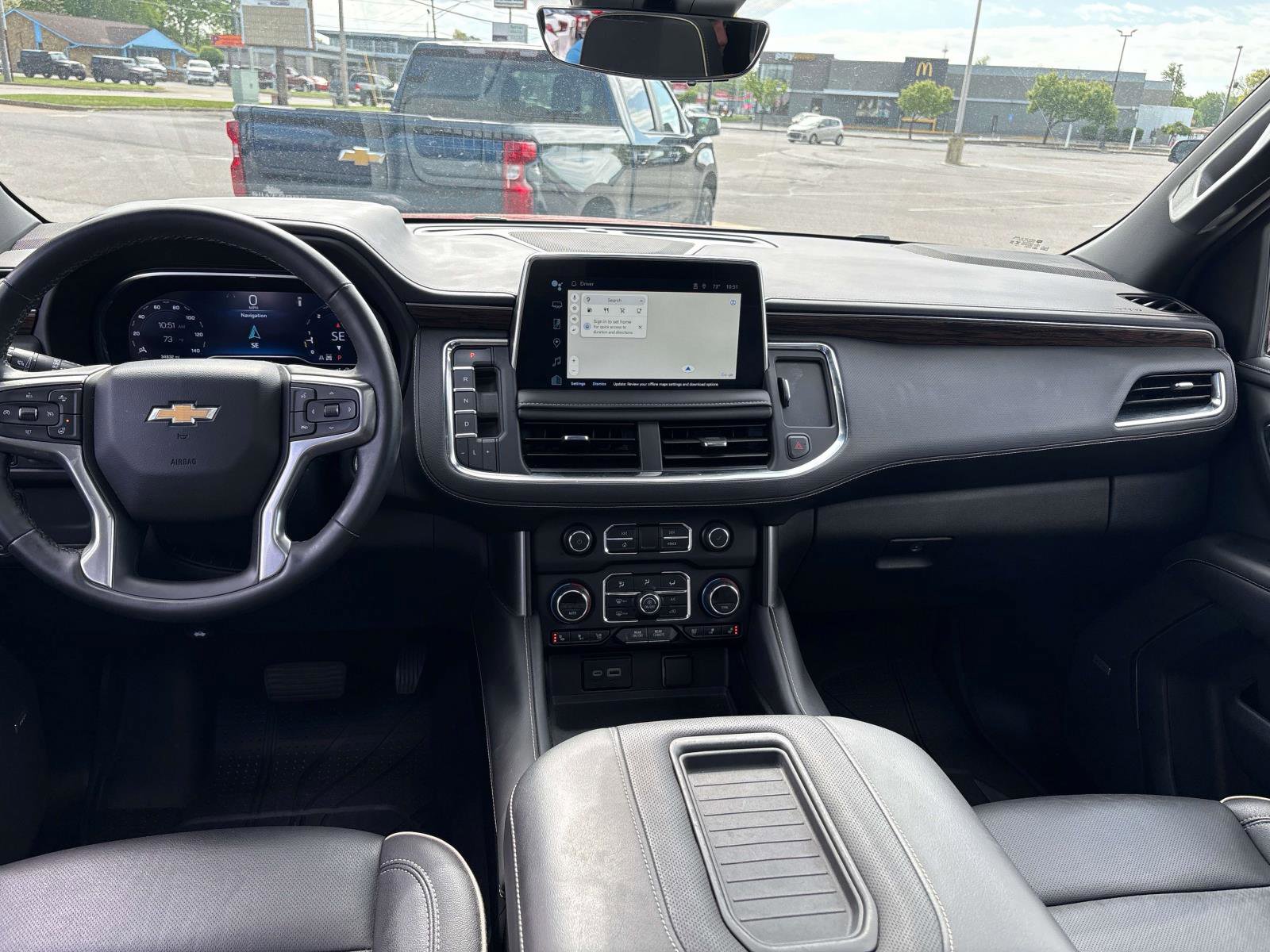 Used 2024 Chevrolet Suburban Premier image 10