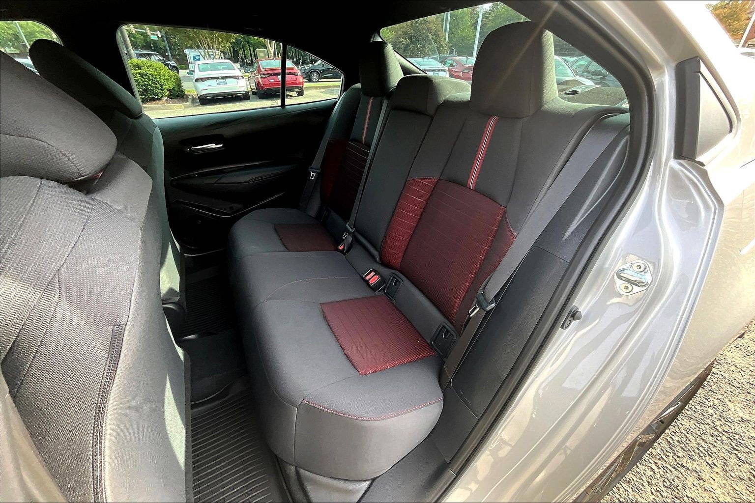 Used 2025 Toyota Corolla SE FWD image 27