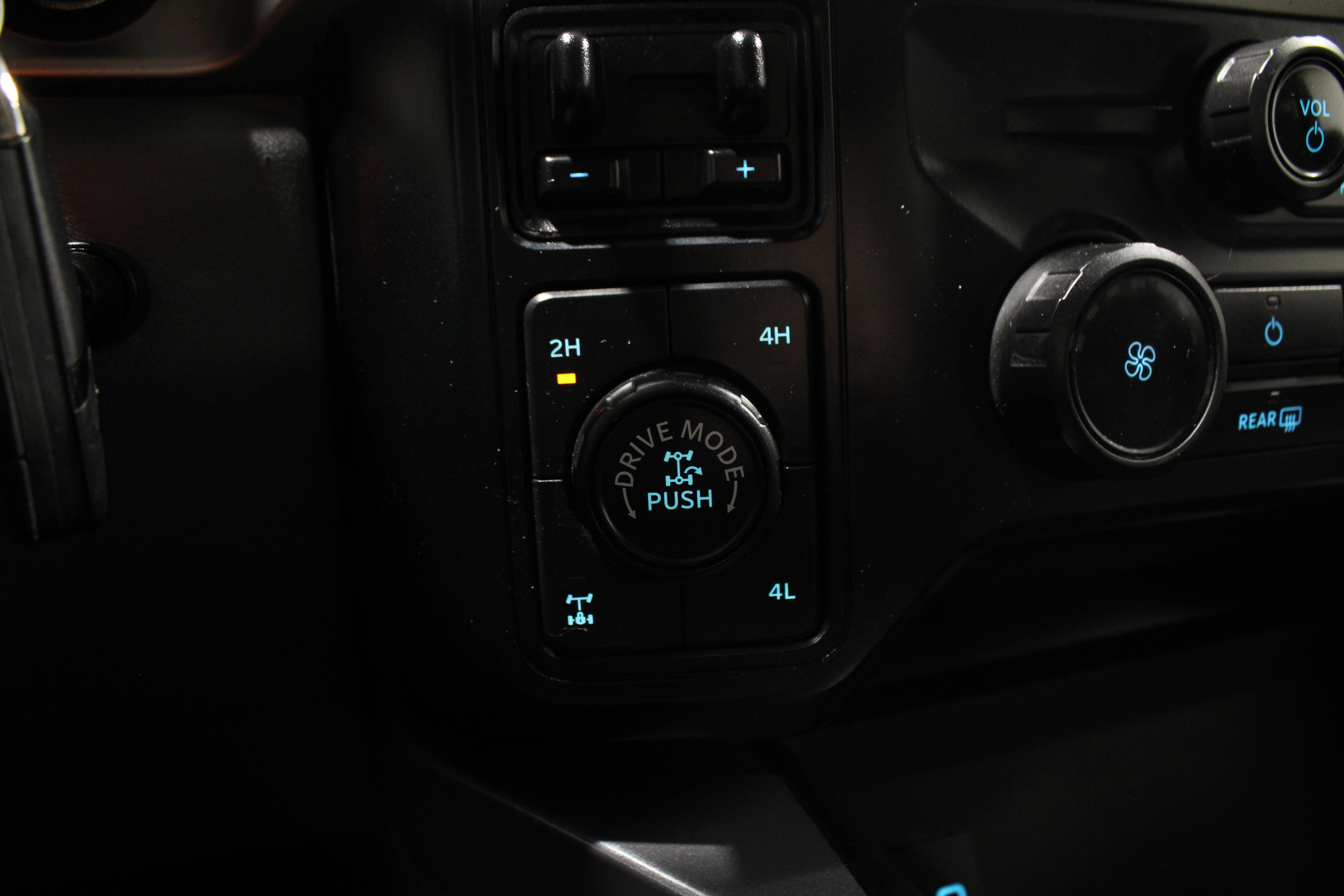 Used 2023 Ford F350 XLT w/ Tremor Off-Road Package image 22