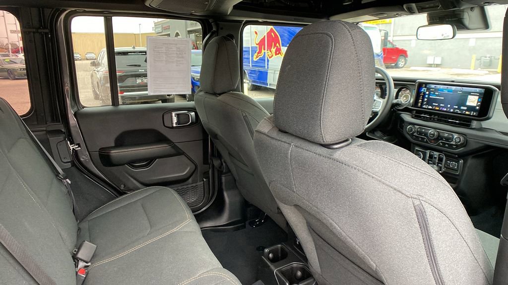 Used 2024 Jeep Wrangler Sahara w/ Safety Group image 34