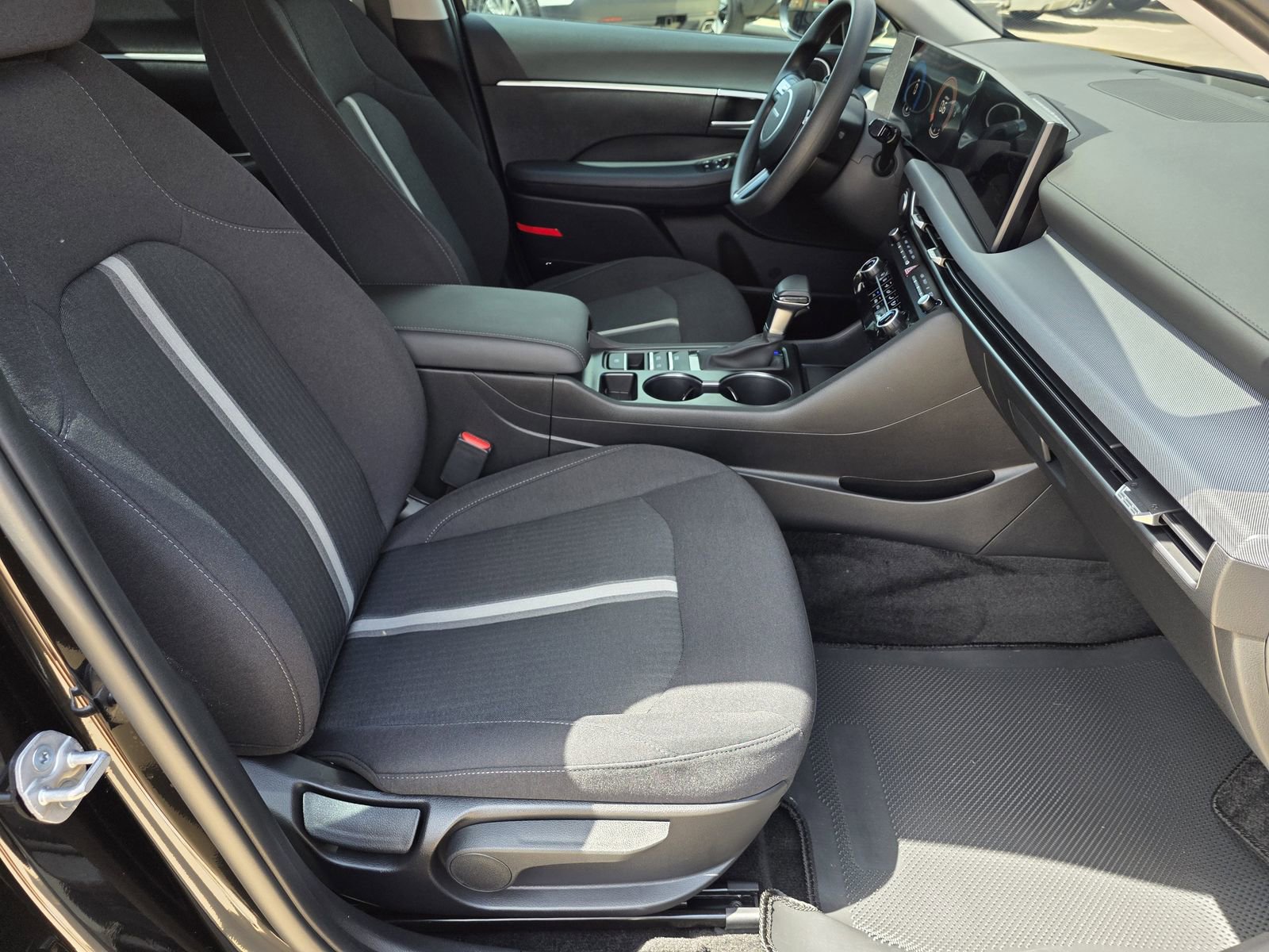 Certified 2025 Hyundai Sonata SE image 11