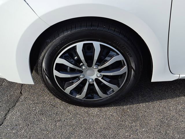 Used 2016 Toyota Corolla LE image 5
