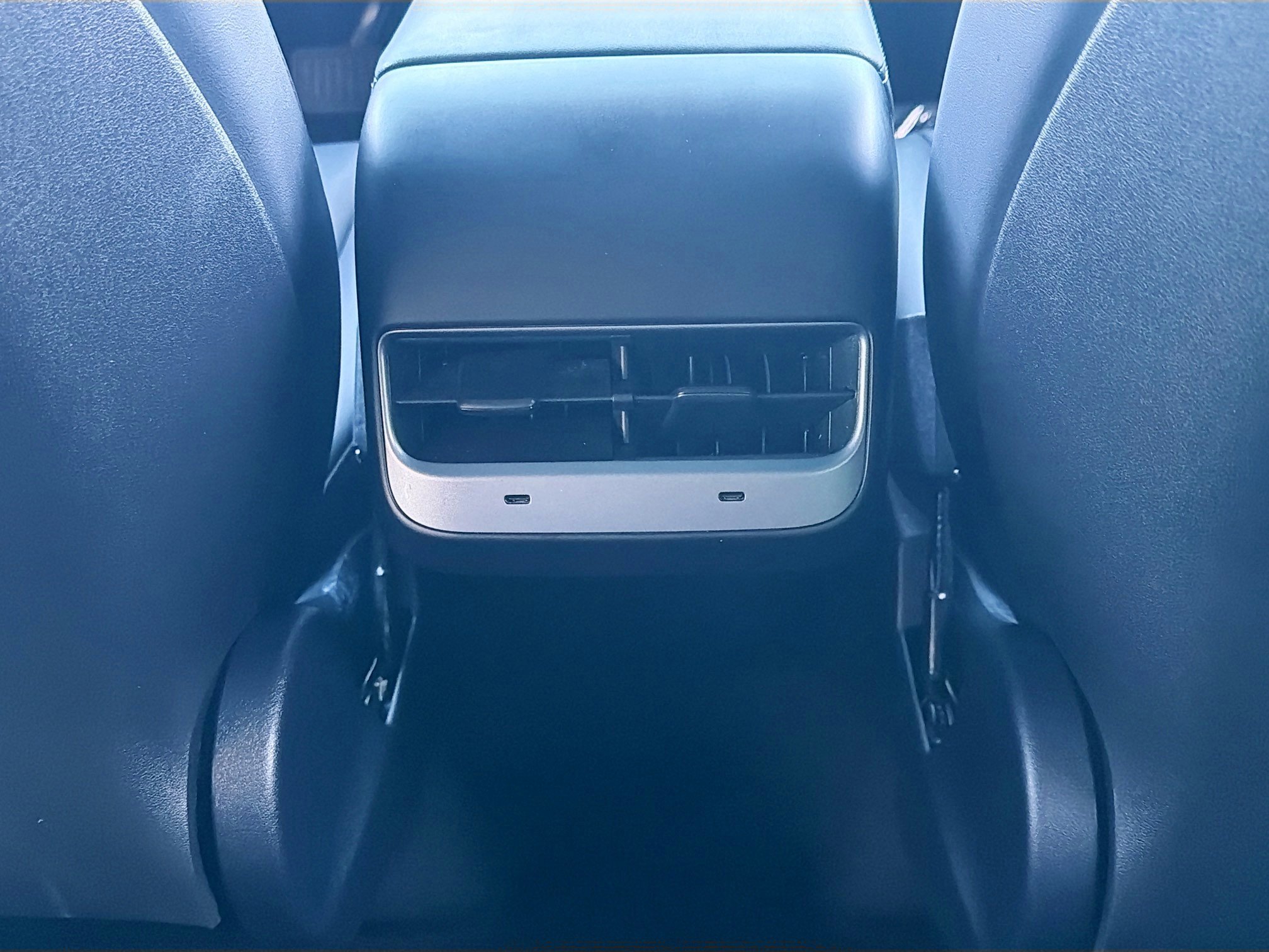 Used 2024 Tesla Model Y Long Range image 26