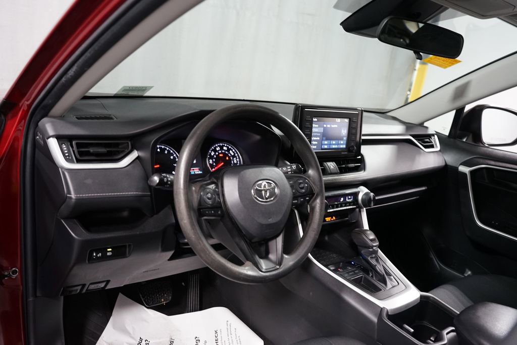 Used 2022 Toyota RAV4 LE image 11