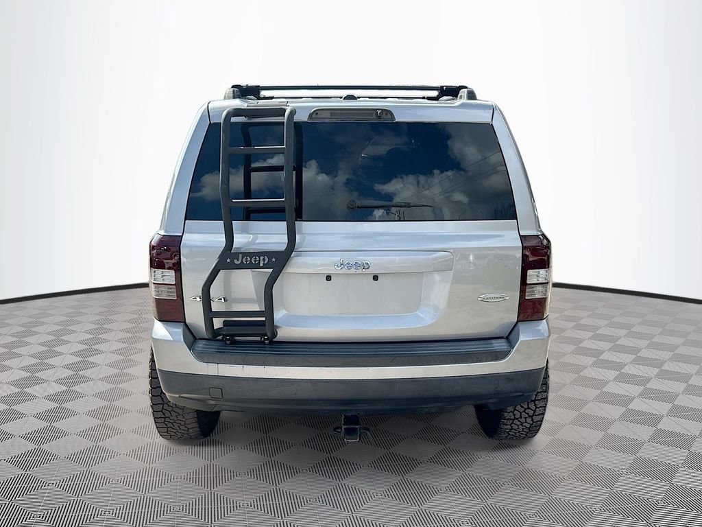 Used 2017 Jeep Patriot Latitude AWD/4WD image 7