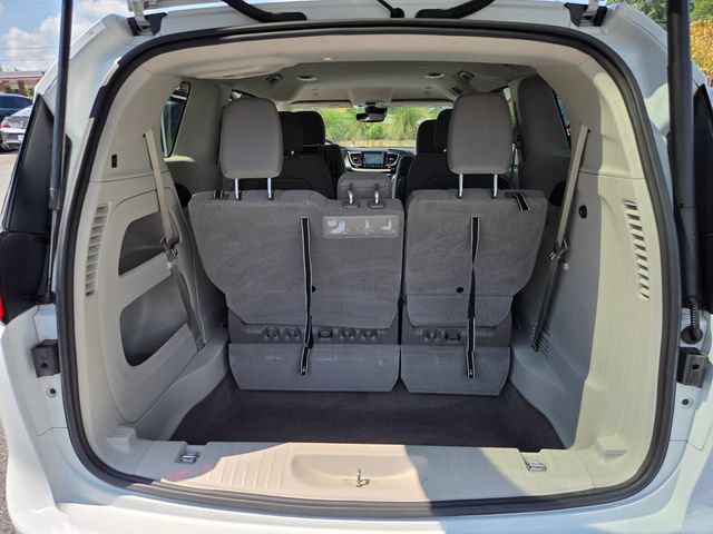 Used 2019 Chrysler Pacifica Touring Plus w/ Advanced Safetytec Group FWD image 32
