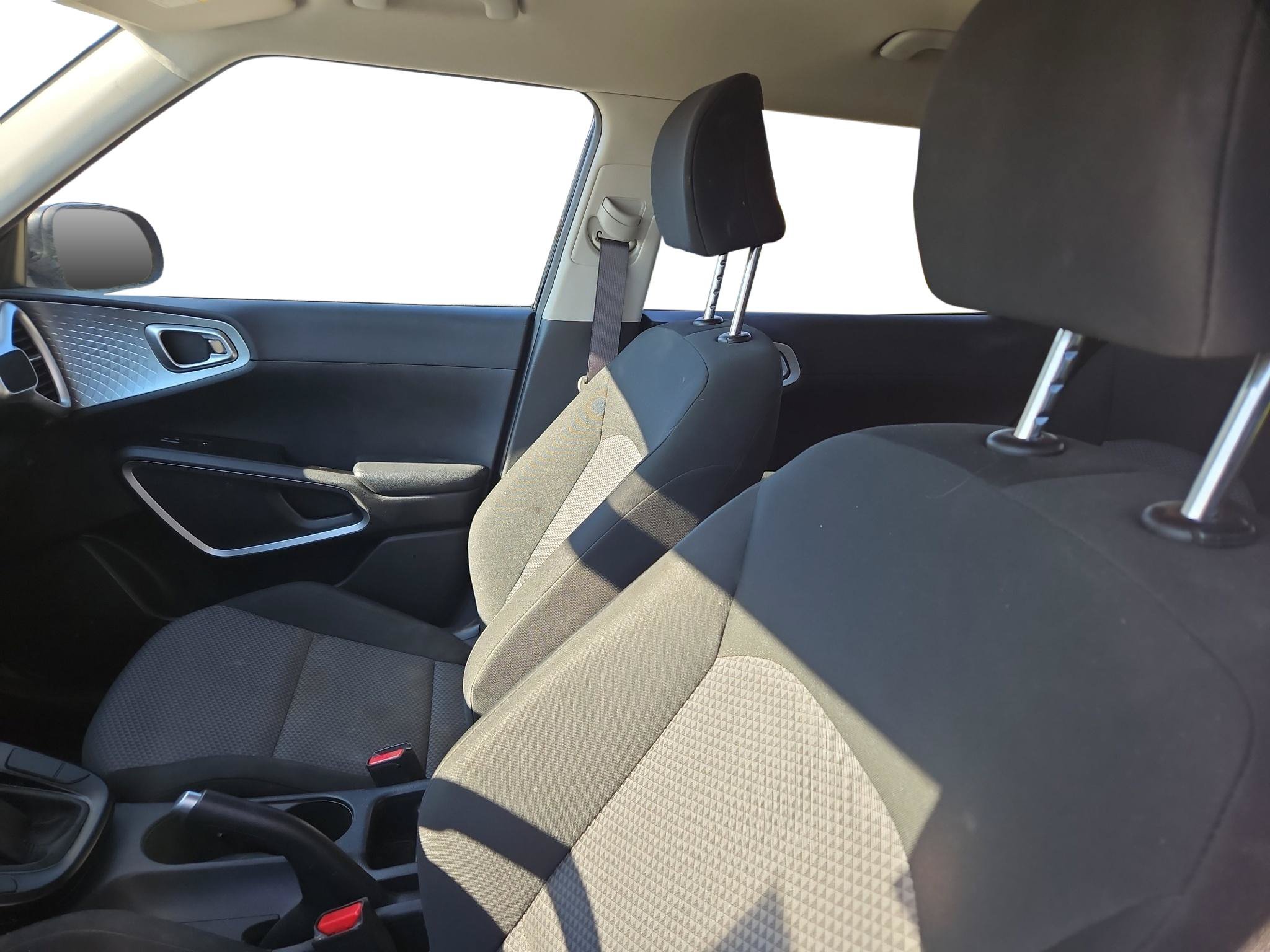 Used 2021 Kia Soul LX FWD image 7