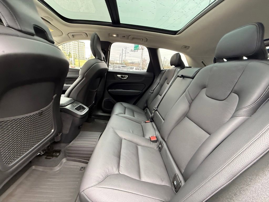 Used 2025 Volvo XC60 B5 Plus w/ Protection Package Premier image 17