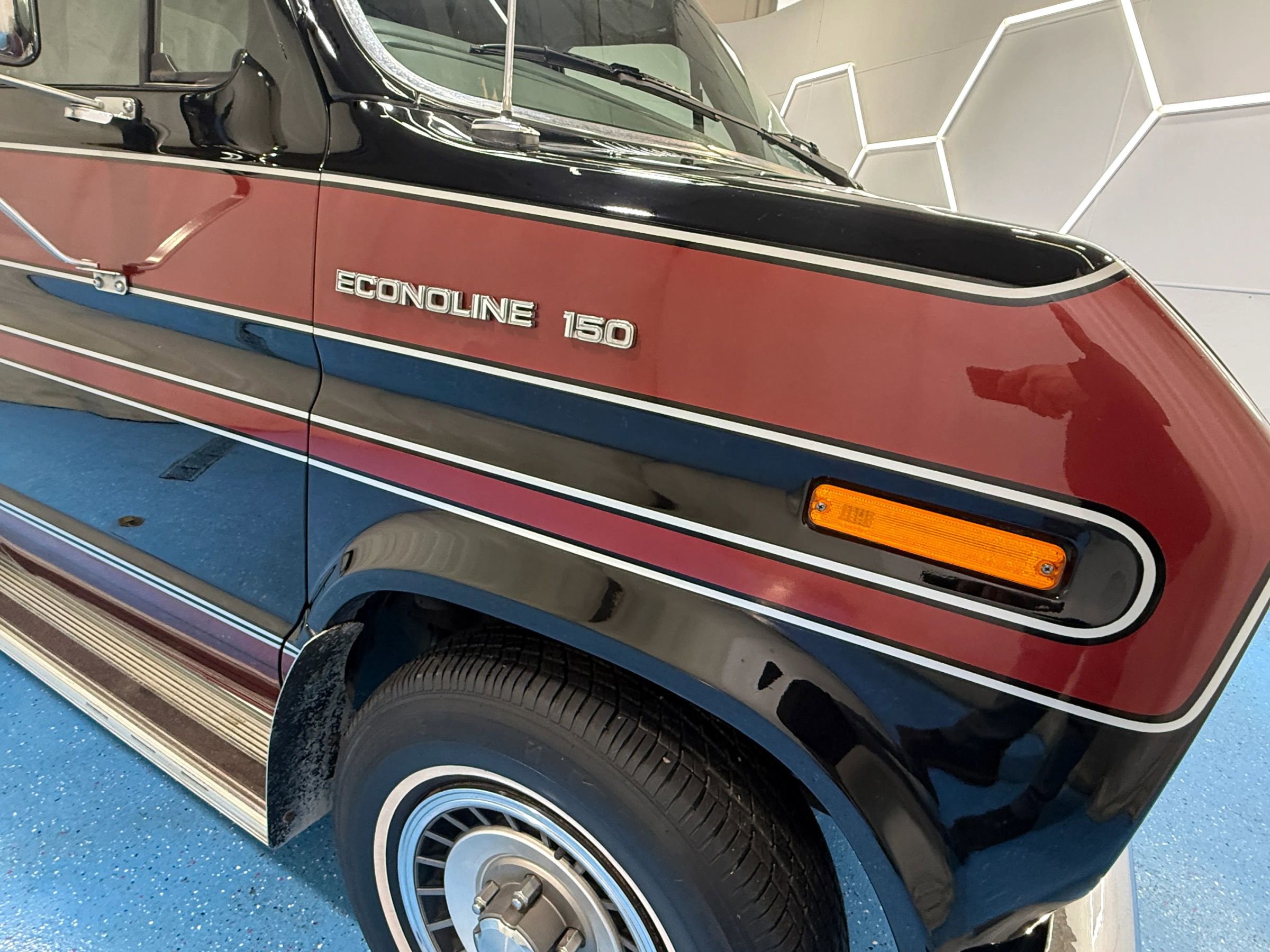 Used 1988 Ford E-150 and Econoline 150 RWD image 10