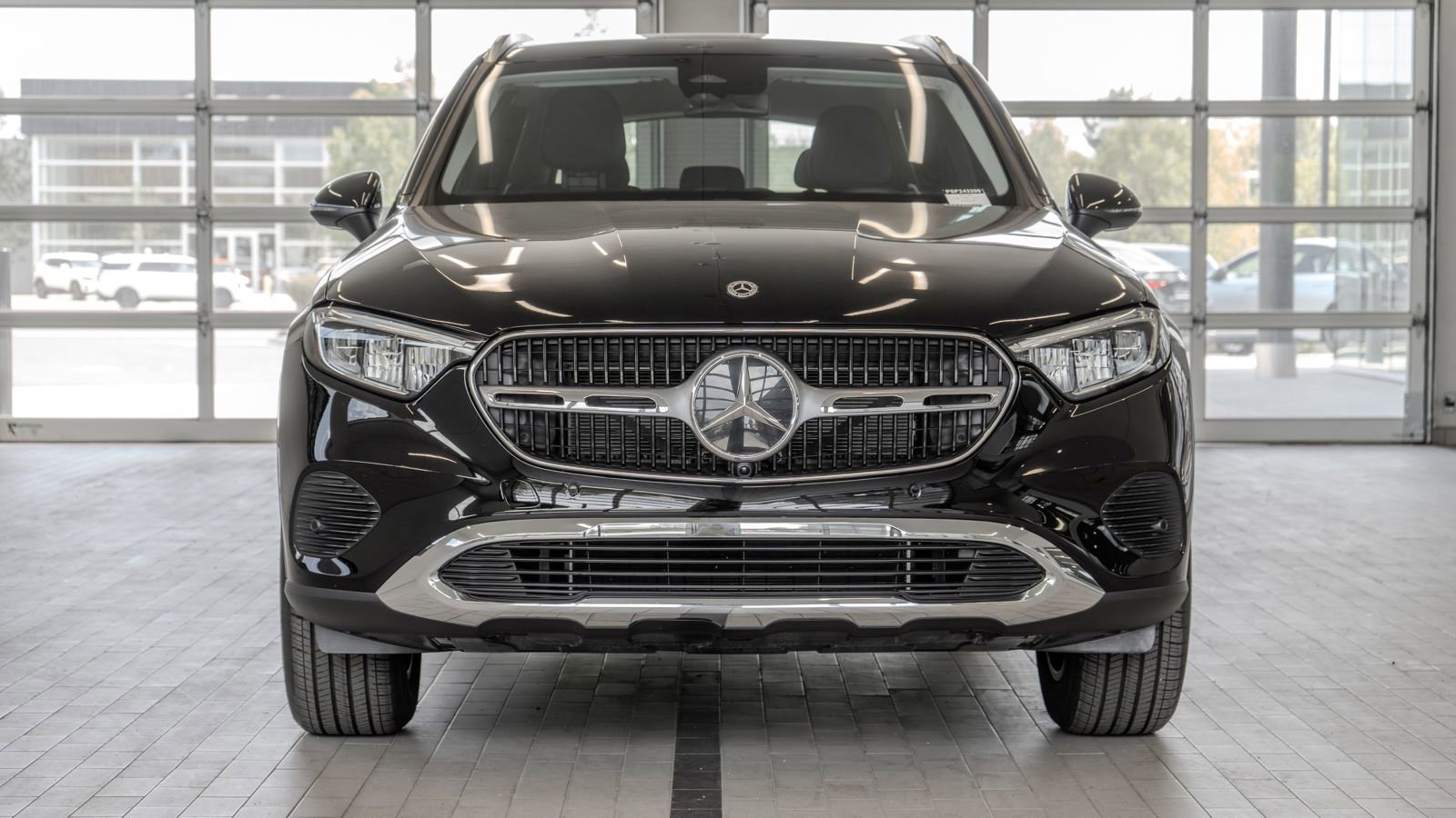 Used 2025 Mercedes-Benz GLC 350e 4MATIC image 11