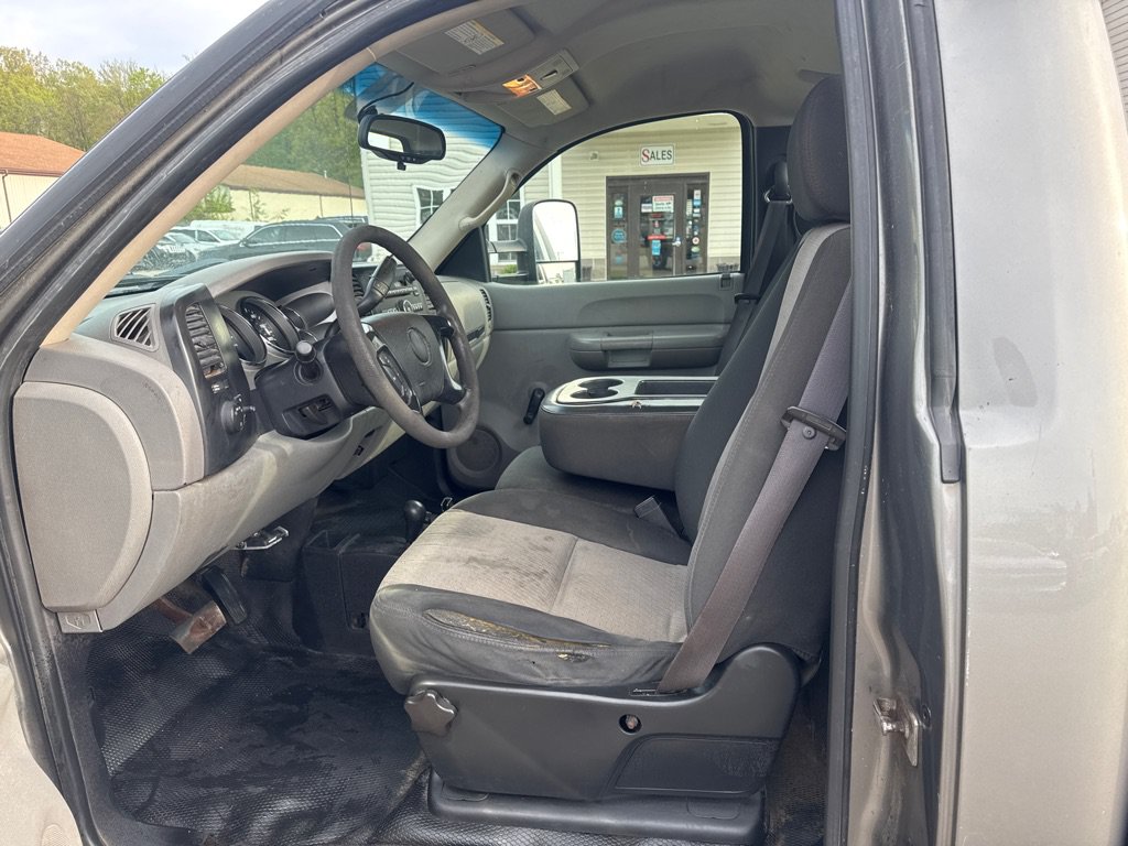 Used 2007 Chevrolet Silverado 2500 W/T w/ Snow Plow Prep Package AWD/4WD image 10