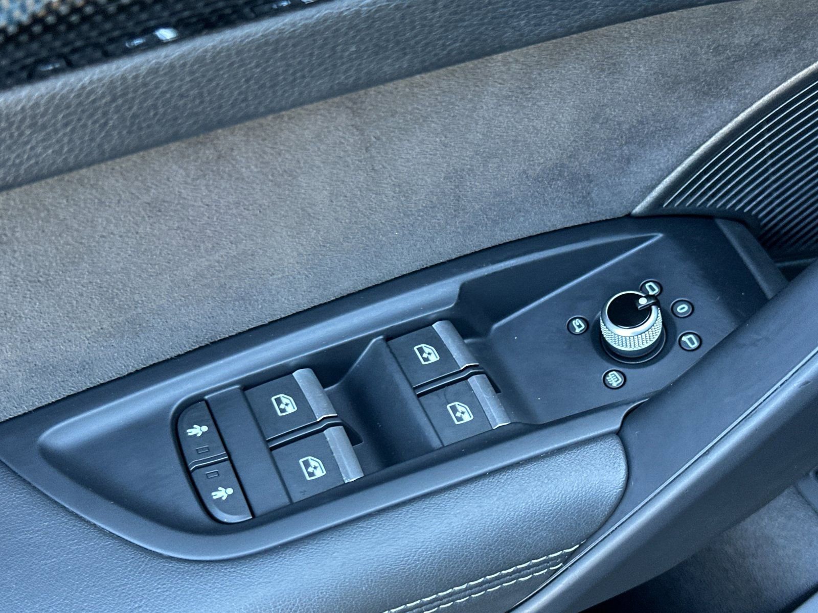 Used 2021 Audi SQ5 Premium Plus w/ Premium Plus Package image 11