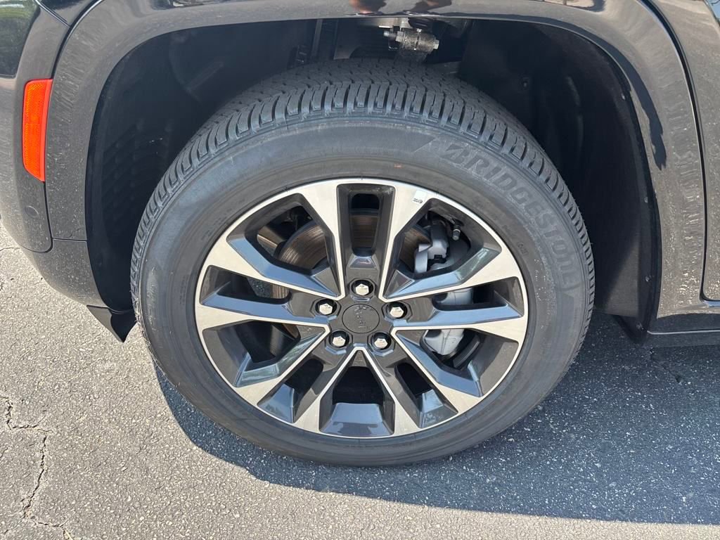 New 2025 Jeep Grand Cherokee Overland w/ Adv Protech Group III image 12