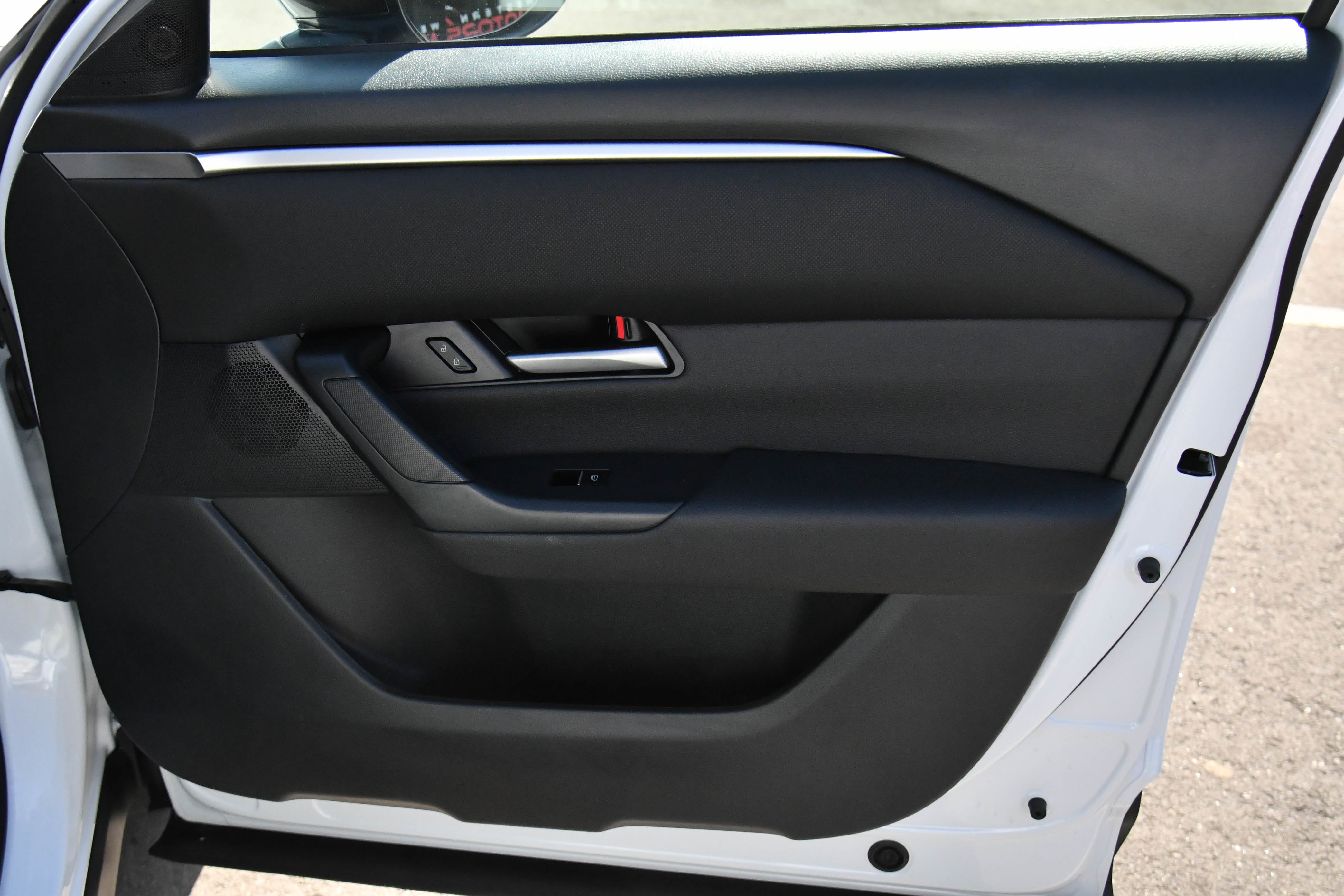 Used 2024 MAZDA CX-50 AWD 2.5 S w/ Cargo Package image 39