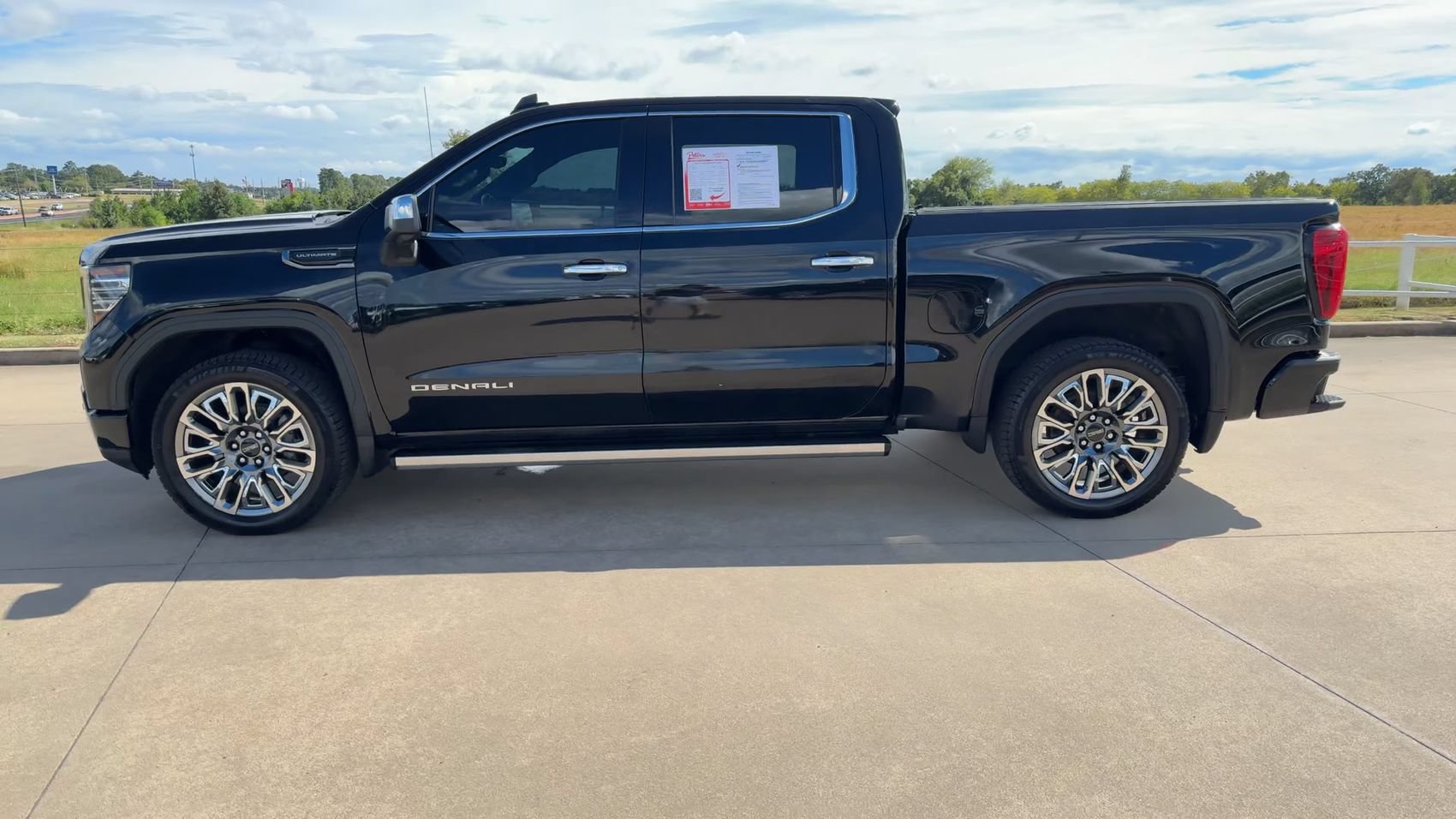 Used 2024 GMC Sierra 1500 Denali Ultimate AWD/4WD image 4