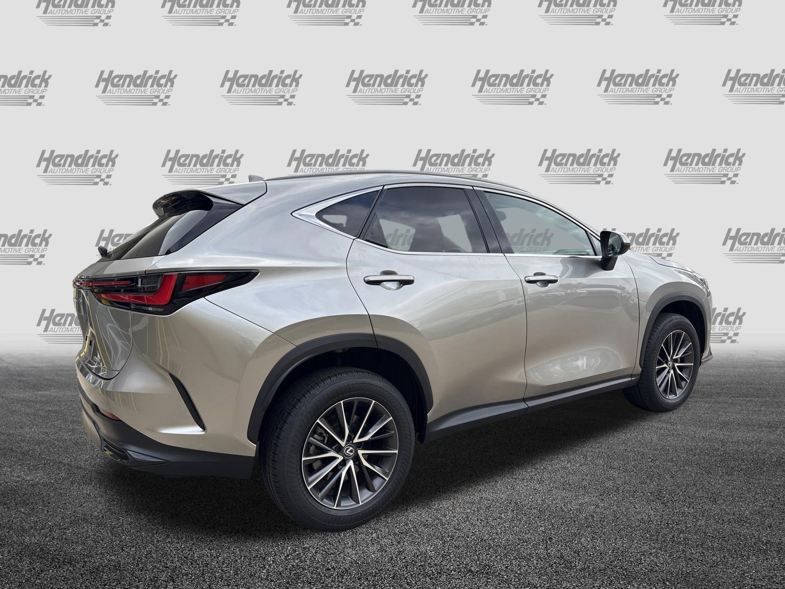 Used 2024 Lexus NX 250 FWD w/ Towing Package (2000 Lbs) image 10