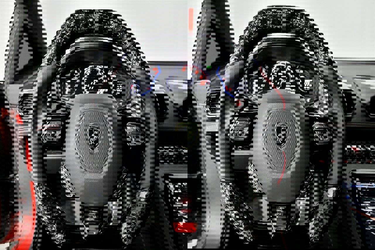 Used 2021 Lamborghini Huracan EVO image 31