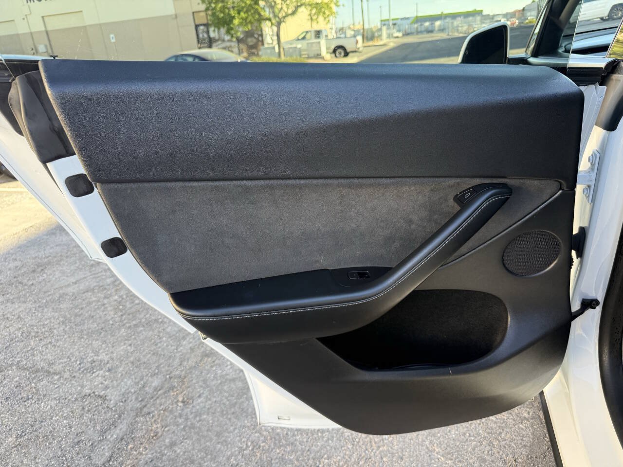 Used 2022 Tesla Model Y Long Range AWD/4WD image 21