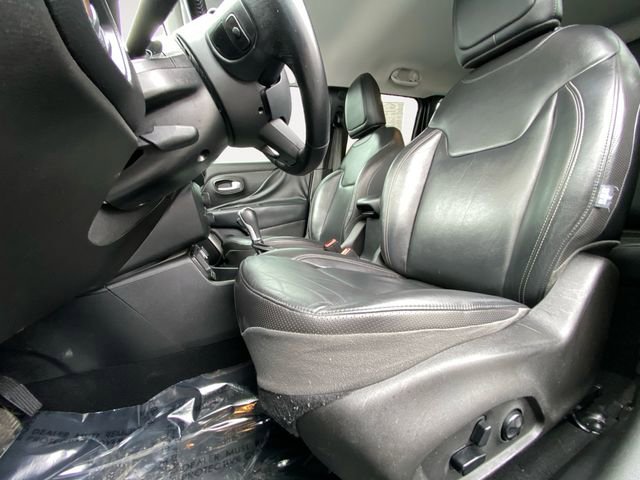 Used 2018 Jeep Renegade Limited w/ UConnect 8.4 Nav Group image 9