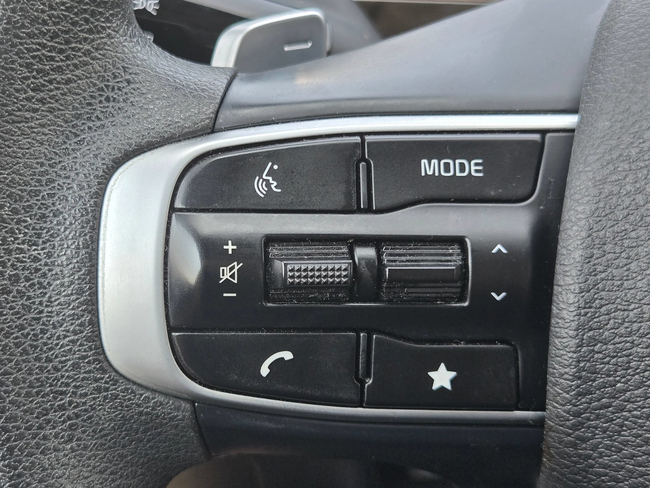 Used 2025 Kia Sportage LX FWD image 27