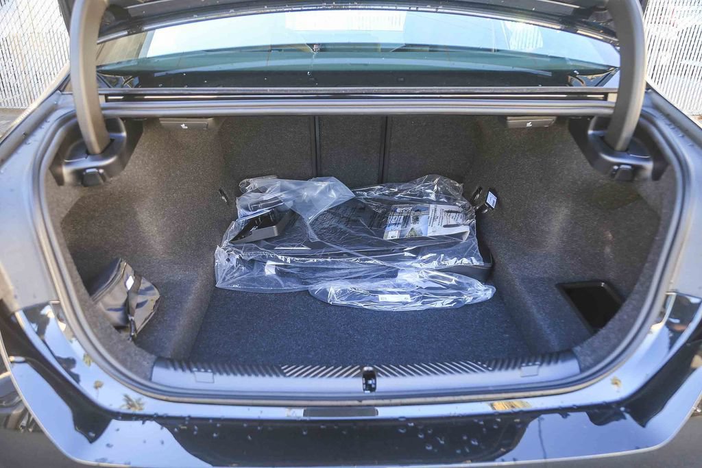 Used 2026 BMW 530i w/ M Sport Package RWD image 22