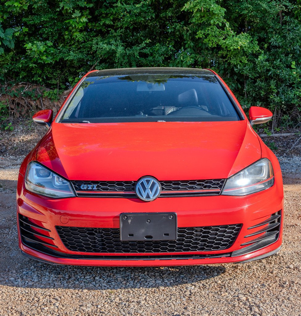 Used 2015 Volkswagen GTI SE FWD image 8