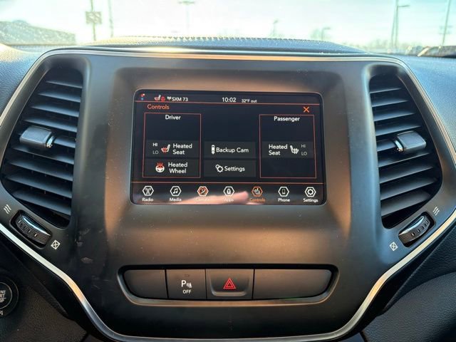 Used 2020 Jeep Cherokee Latitude Plus w/ Cold Weather Group image 17