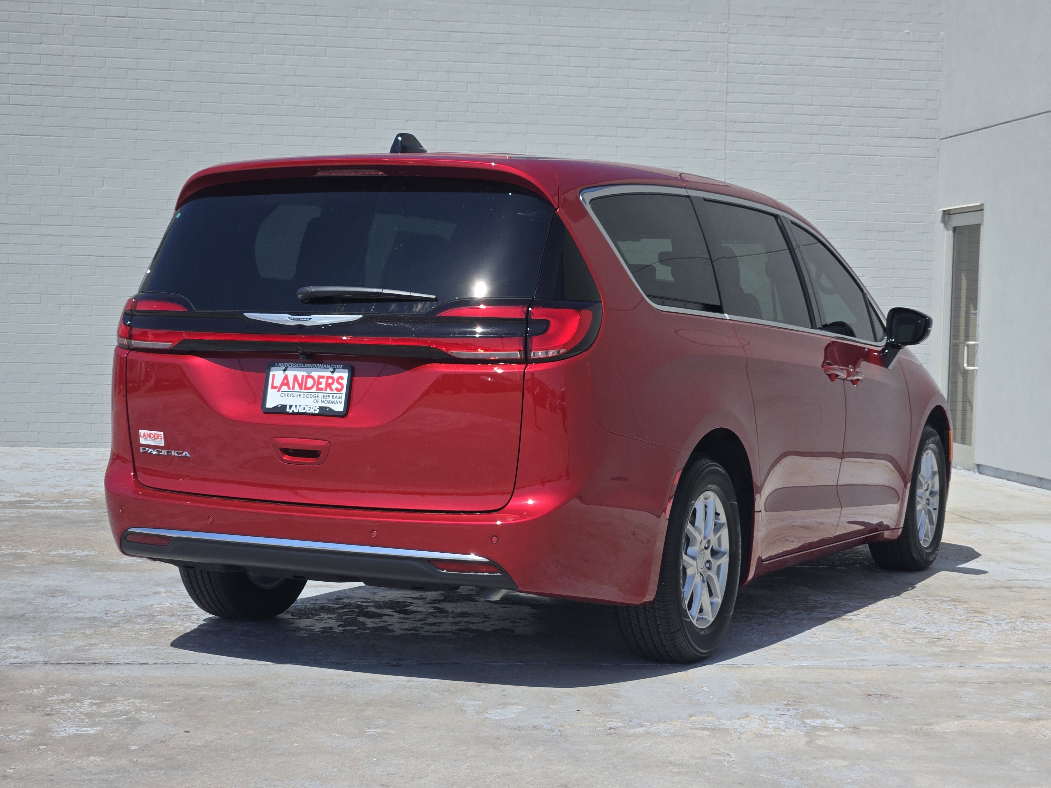 New 2026 Chrysler Pacifica Select image 4