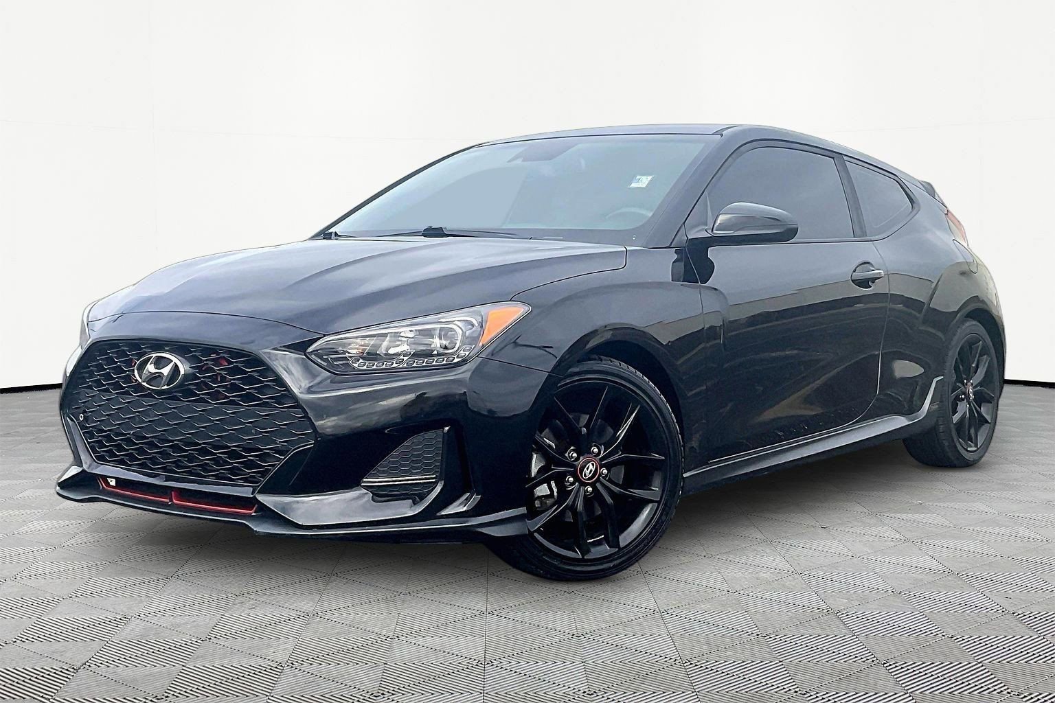 Used 2019 Hyundai Veloster Turbo R-Spec image 2