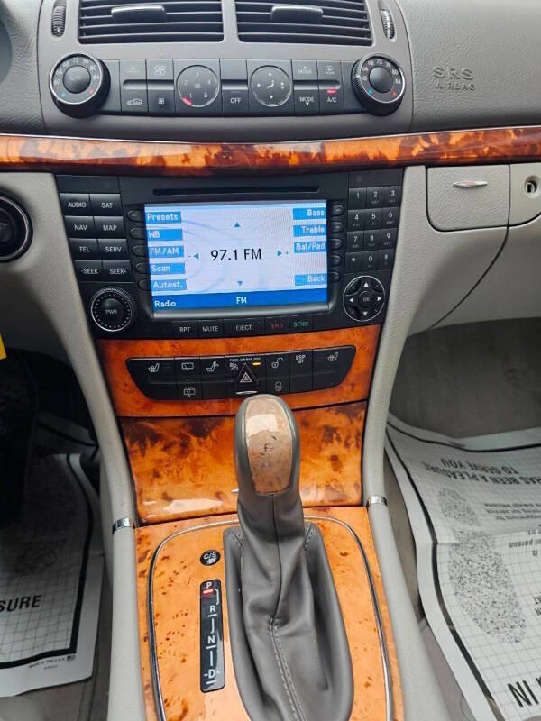 Used 2006 Mercedes-Benz E 350 4MATIC Wagon image 18