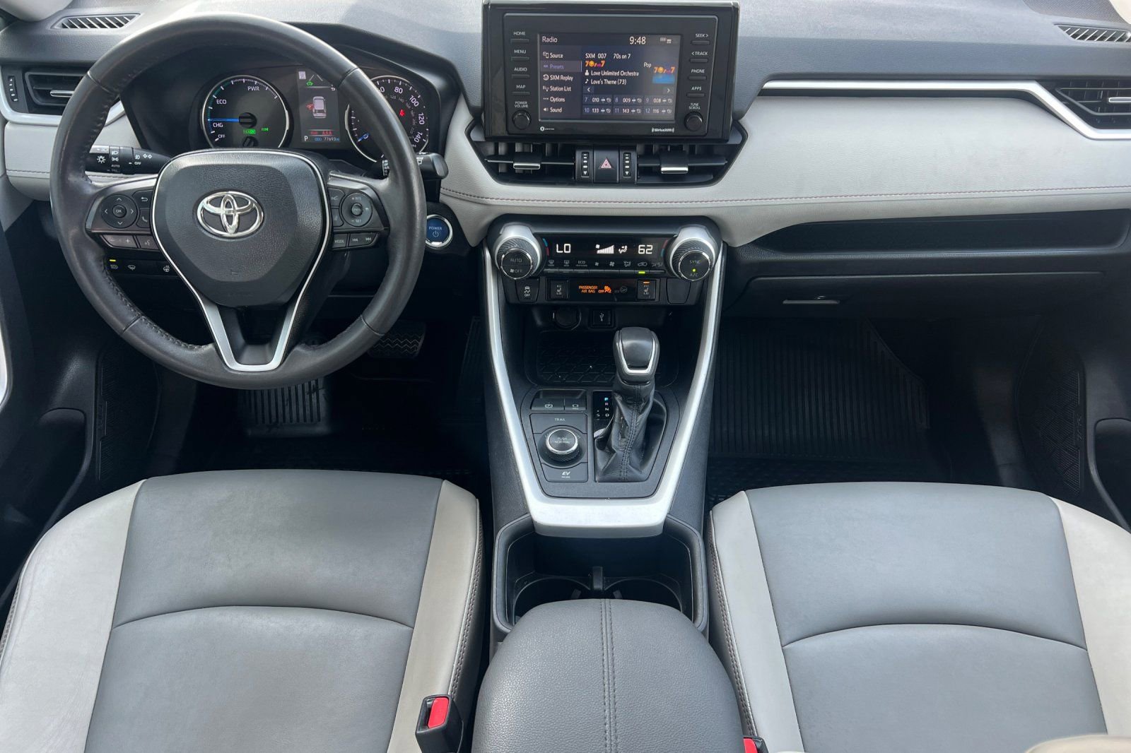 Used 2022 Toyota RAV4 XLE Premium image 13