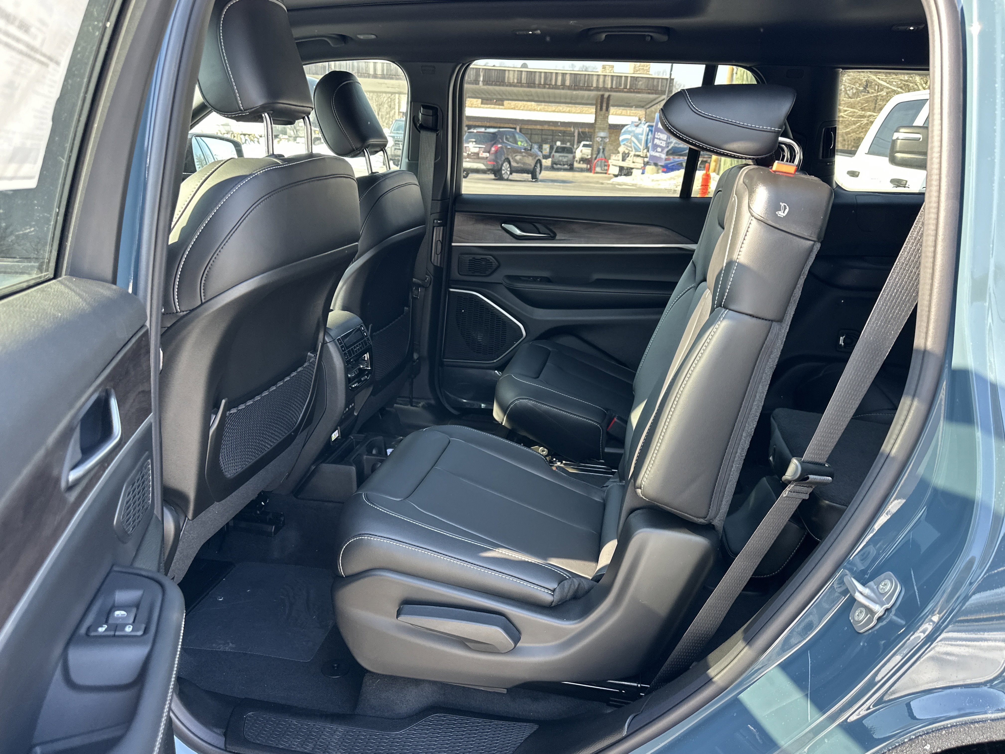 New 2026 Jeep Grand Cherokee L Limited w/ Limited Altitude Package image 29