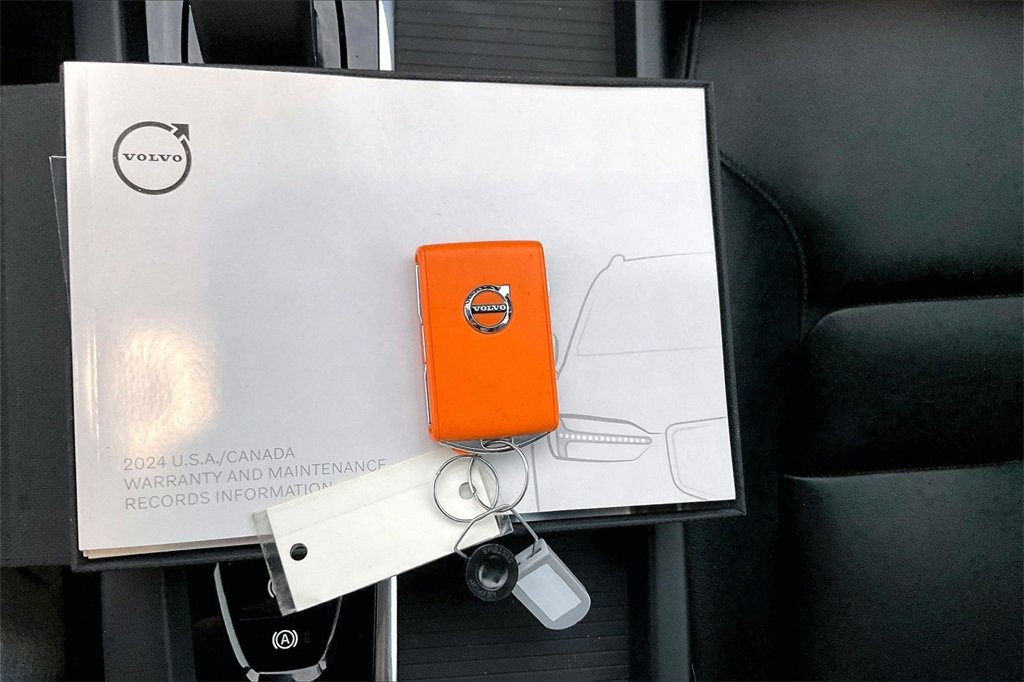 Used 2024 Volvo S60 B5 Core image 10