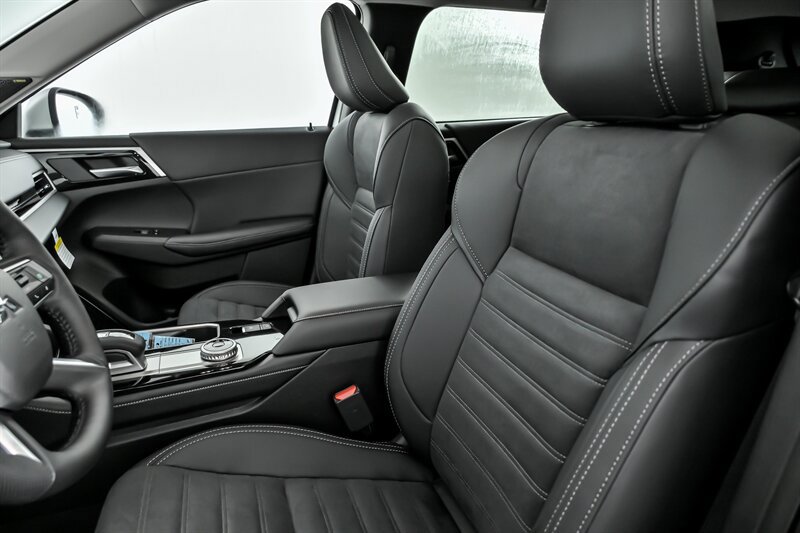 New 2026 Mitsubishi Outlander SE AWD/4WD image 13