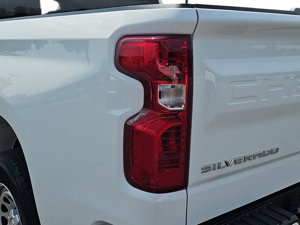 Used 2025 Chevrolet Silverado 1500 W/T w/ WT Value Package RWD image 32