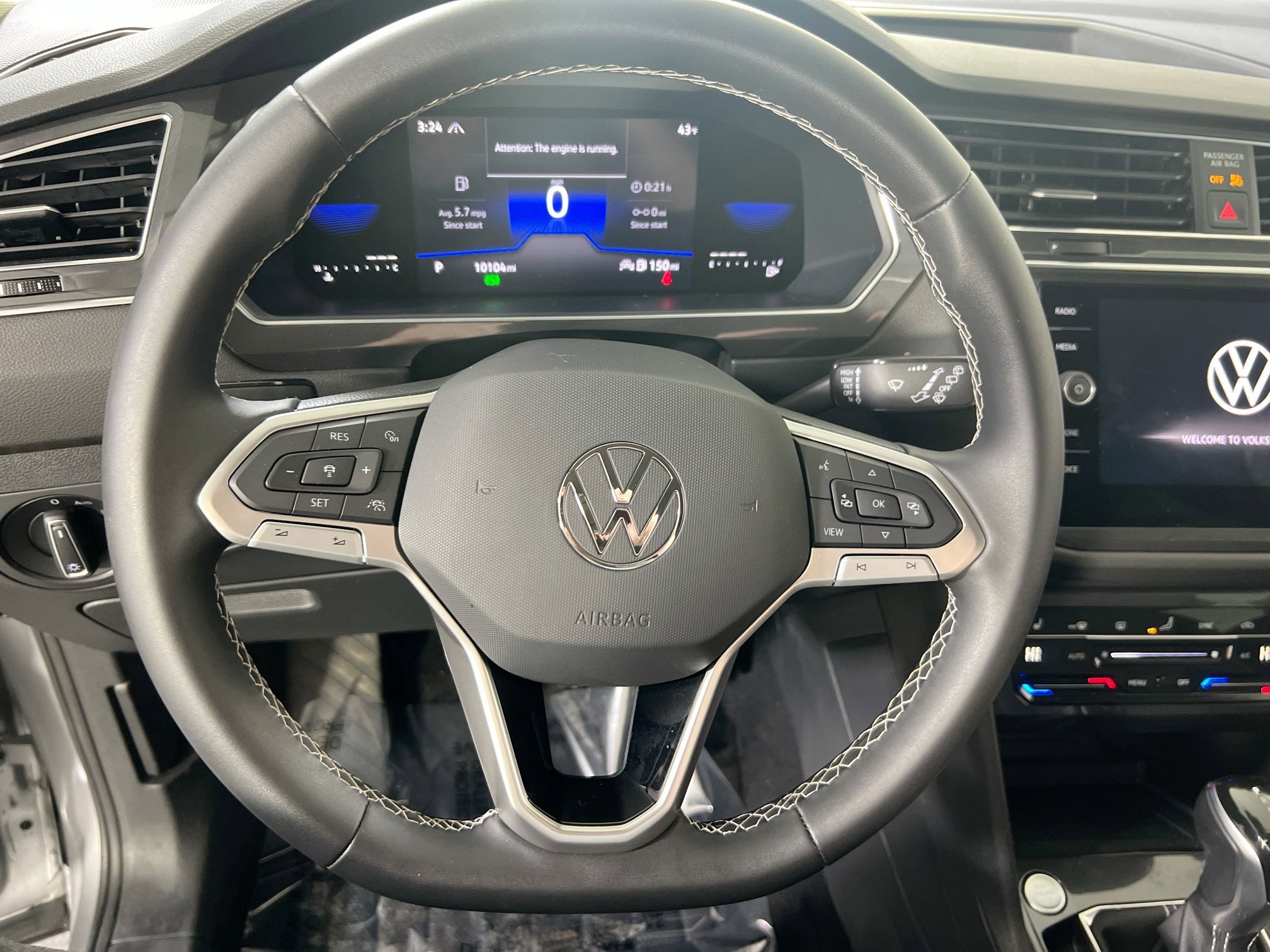 Used 2022 Volkswagen Tiguan SE image 11