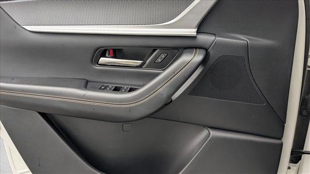 Used 2025 MAZDA CX-70 3.3 Turbo w/ Preferred Package image 11